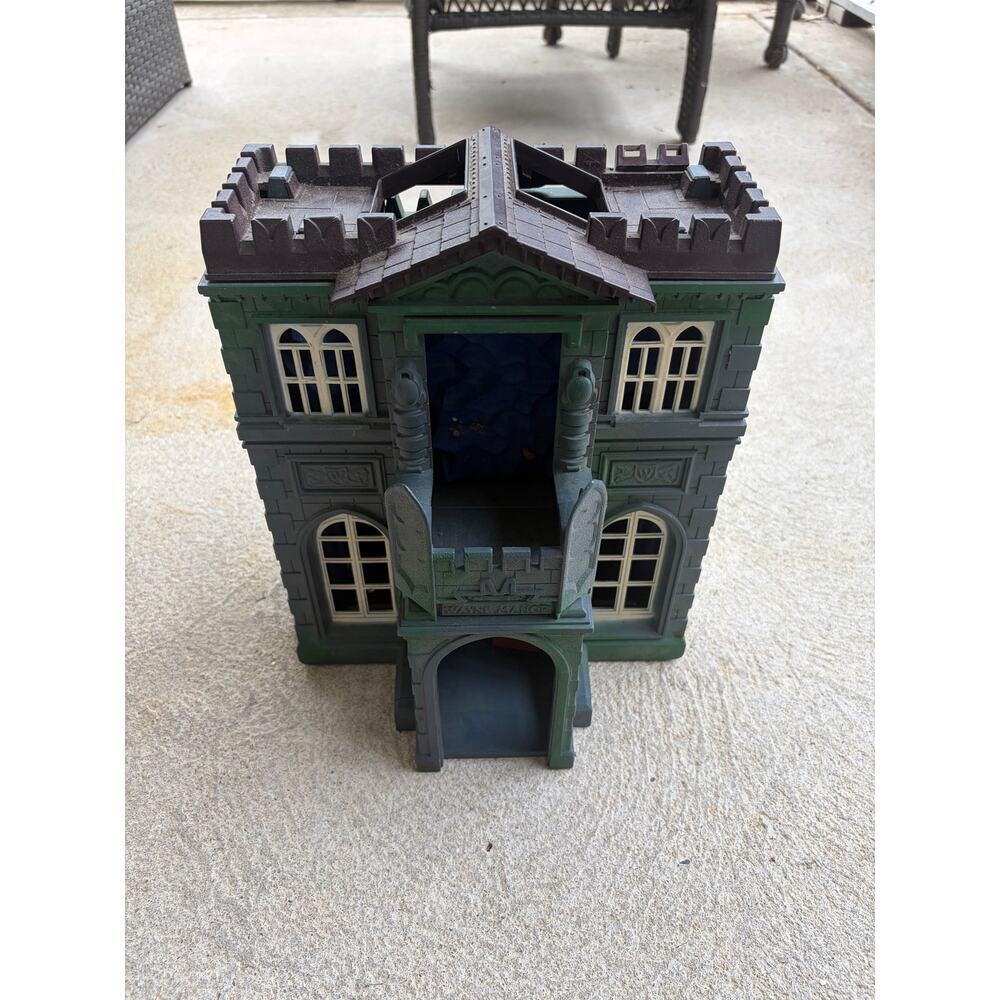 Vintage Kenner 1995 Batman 90s Wayne Manor Batcave